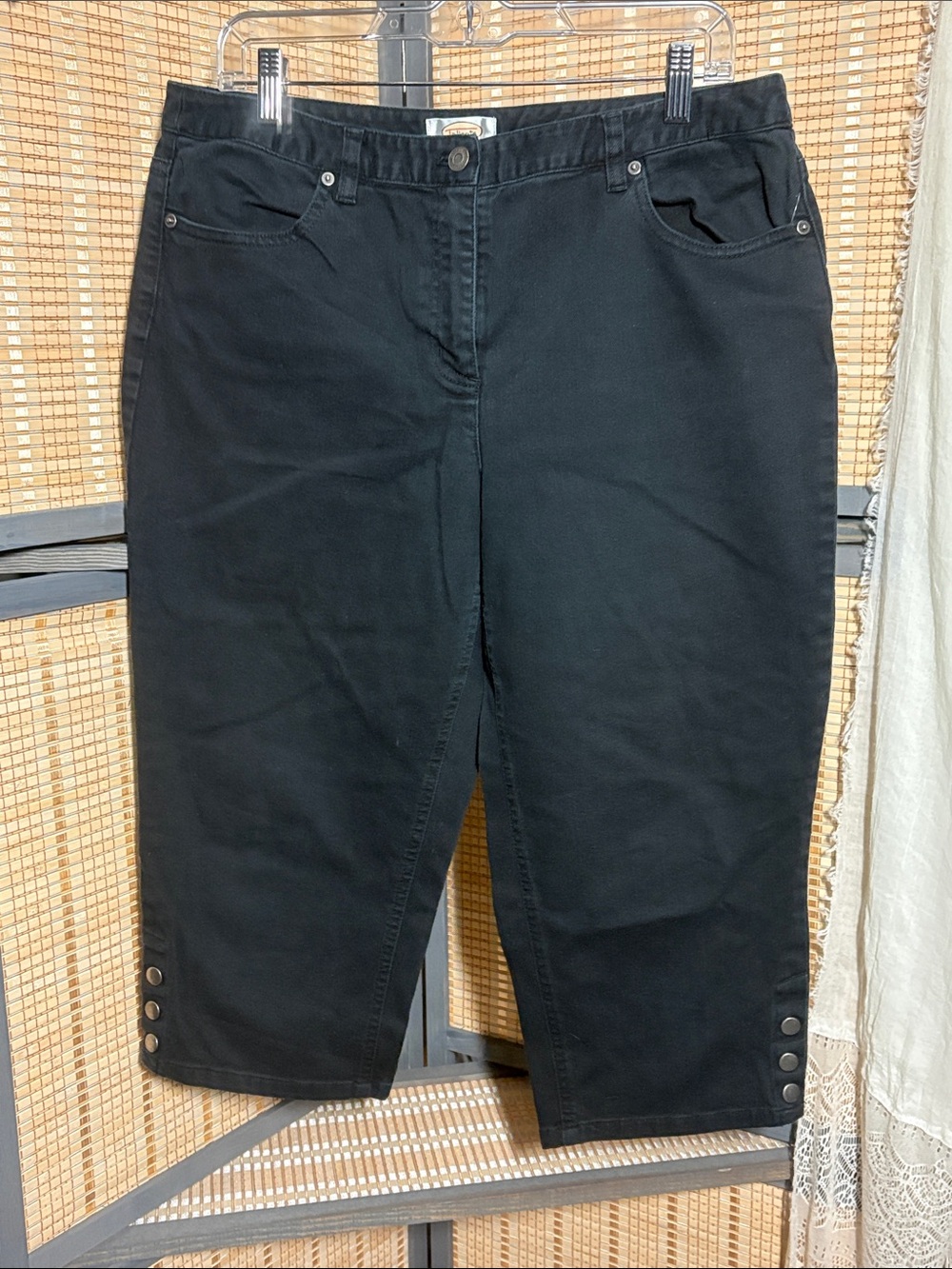 Talbot's Petites Stretch Black Denim Button-Accent Capris